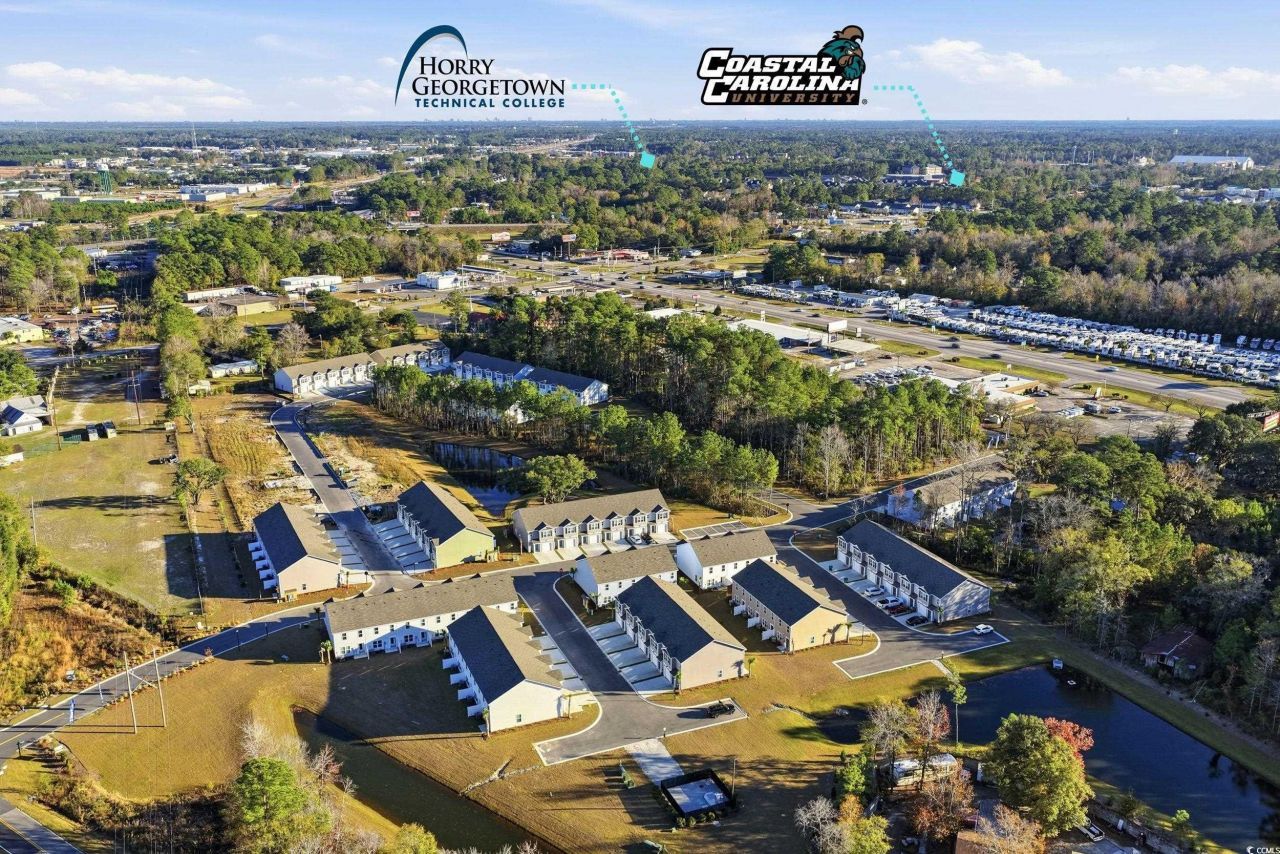 322 Honeystone St Photo 4