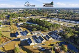 322 Honeystone St photo 4