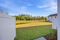 322 Honeystone St photo 4