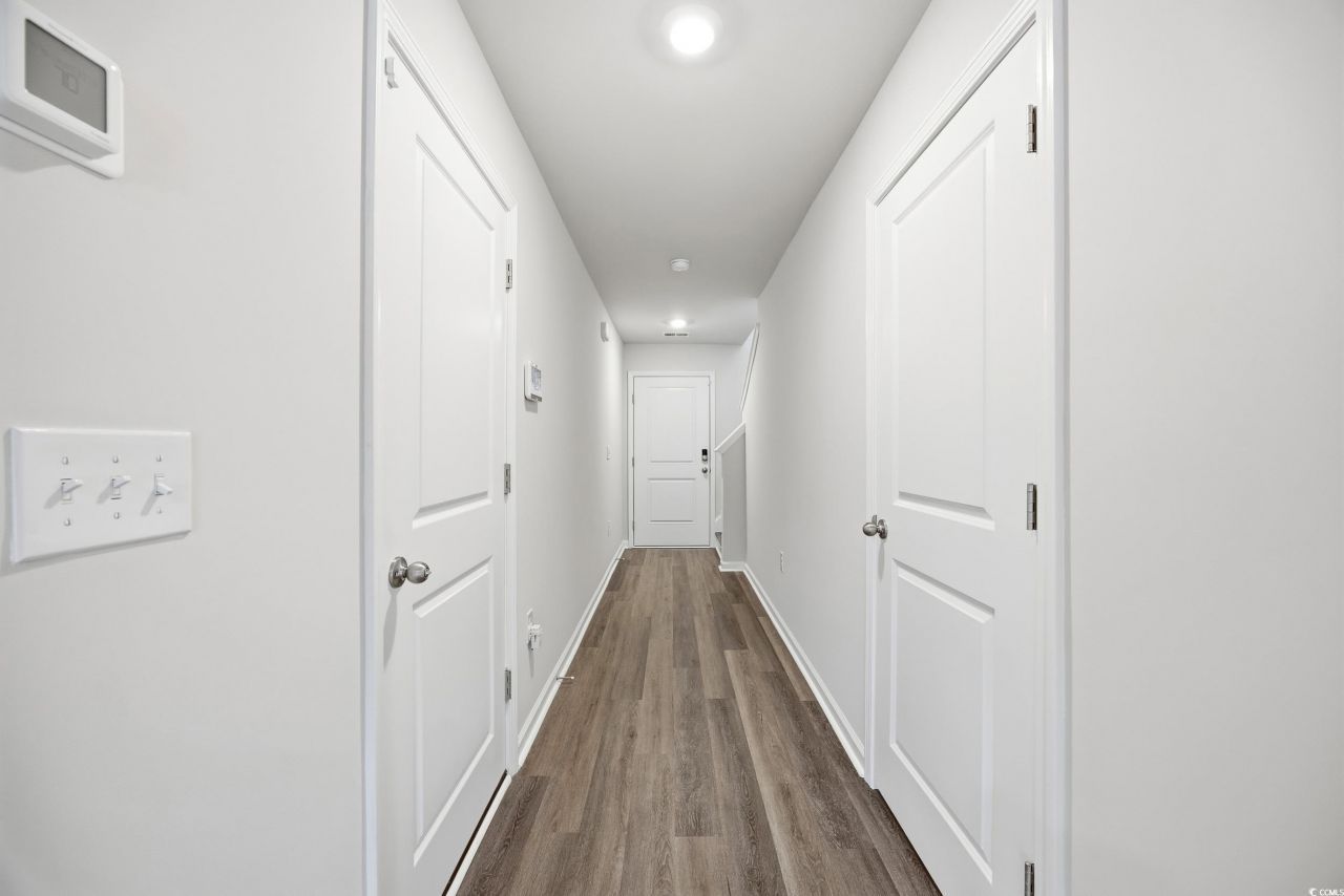 322 Honeystone St Photo 7