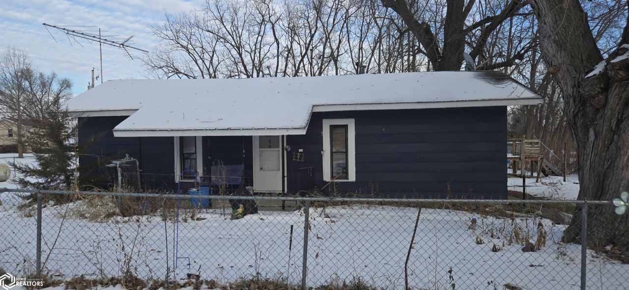 1666 Bridge Street, Albia, IA 52531 Main Photo