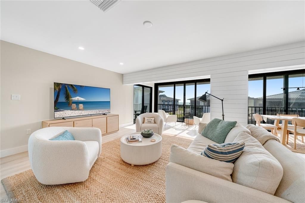 1341 Middle Gulf Dr, Unit 3D, Sanibel, FL 33957 Photo