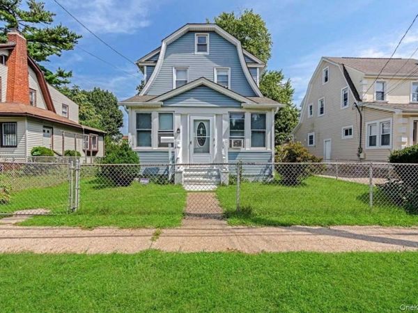 19 Hamilton, Hempstead, NY 11550