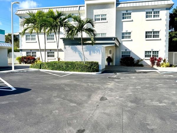 1439 S Ocean Boulevard, Unit 303, Lauderdale-By-The-Sea, FL 33062