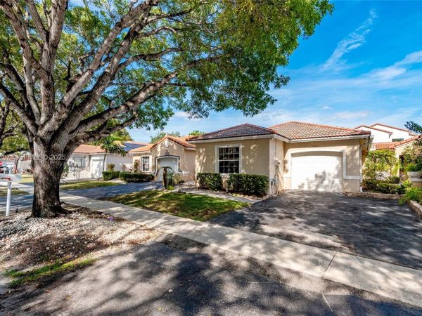 17925 SW 10th Ct, Pembroke Pines, FL 33029