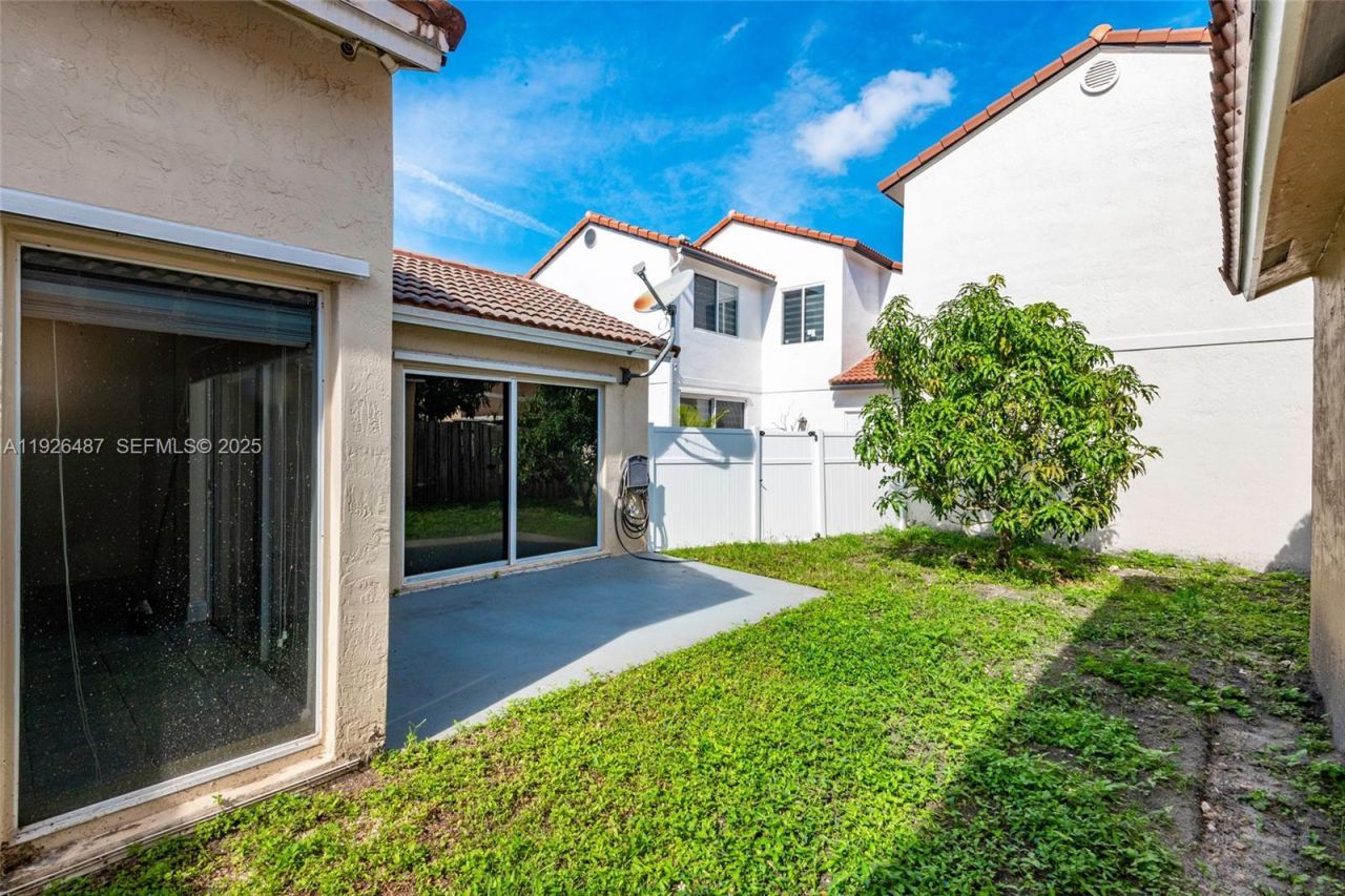 17925 SW 10th Ct, Pembroke Pines, FL 33029 Photo