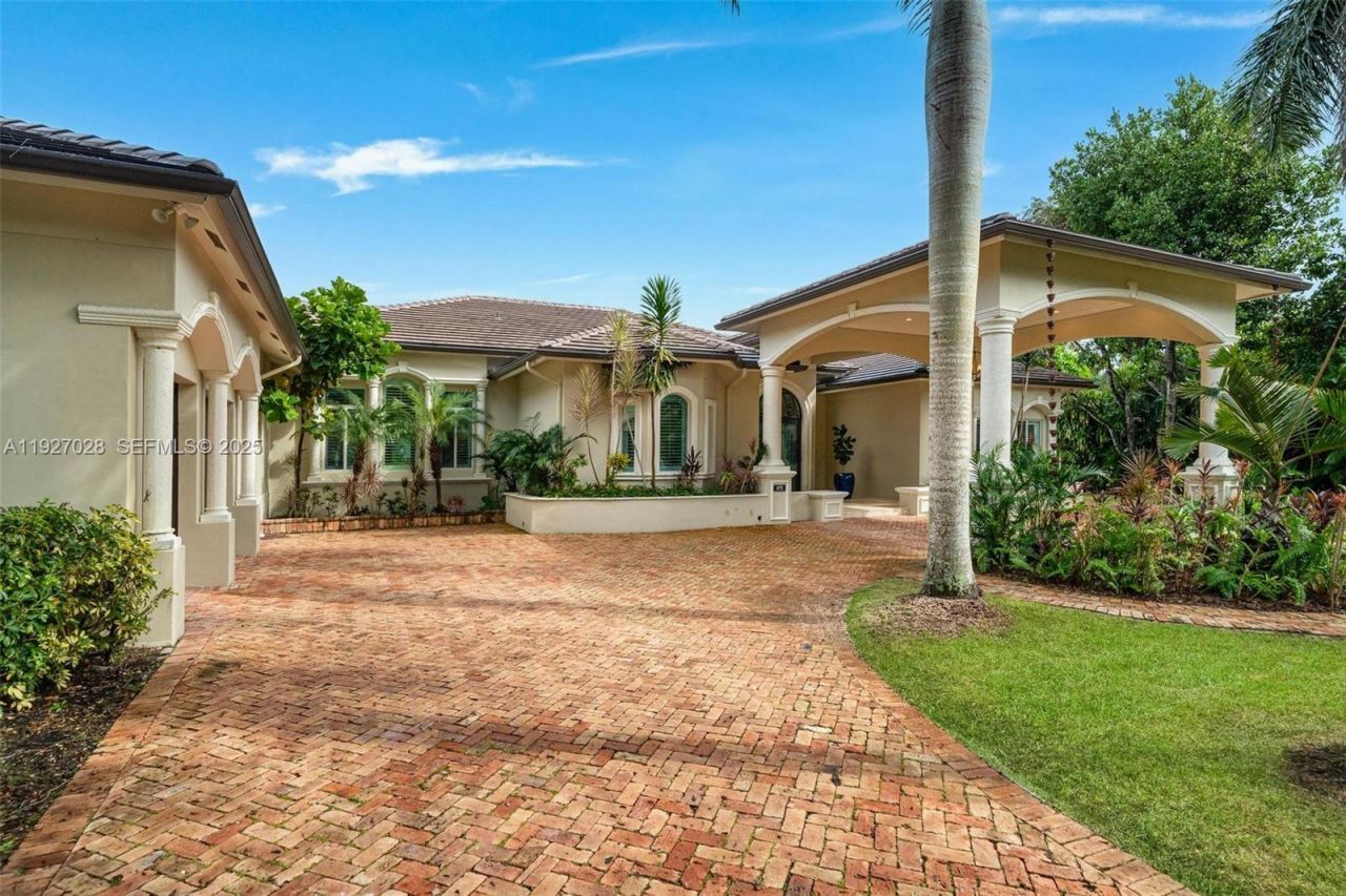 6890 SW 94th St, Pinecrest, FL 33156 Photo