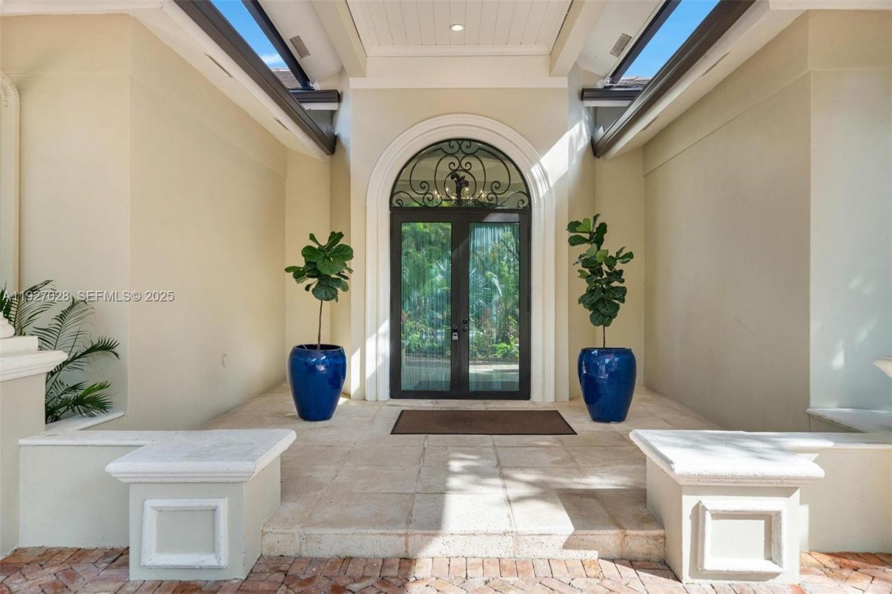 6890 SW 94th St, Pinecrest, FL 33156 Photo