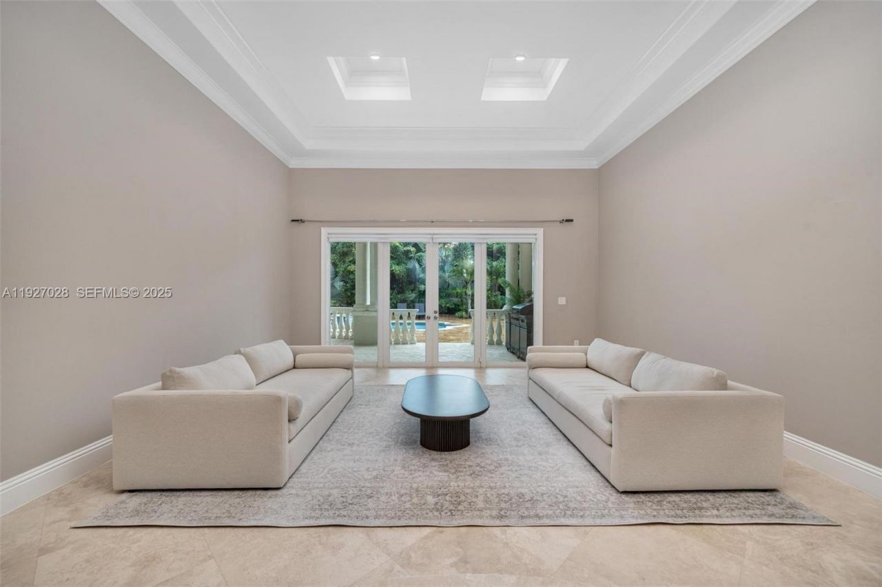 6890 SW 94th St, Pinecrest, FL 33156 Photo