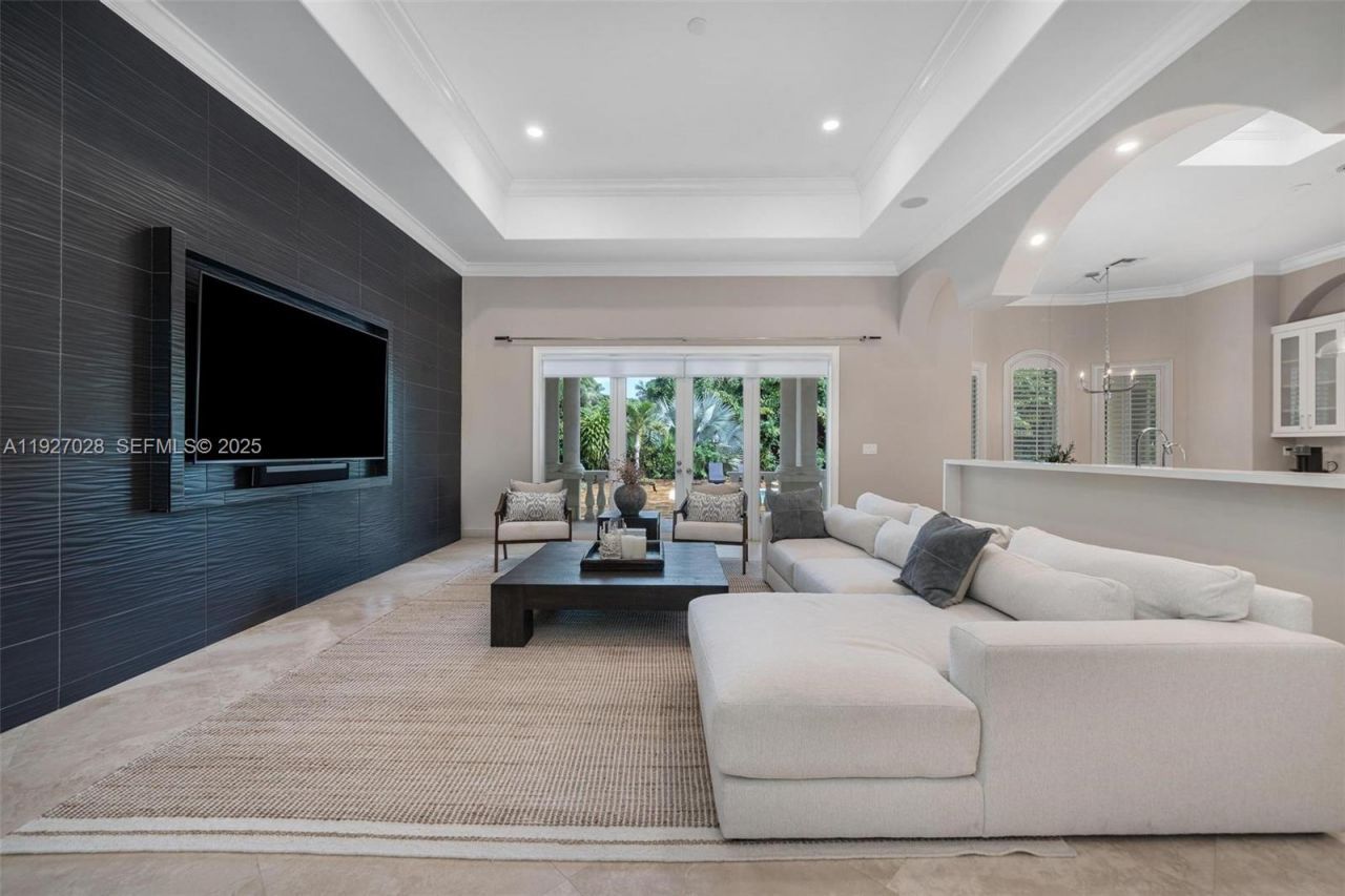 6890 SW 94th St, Pinecrest, FL 33156 Photo