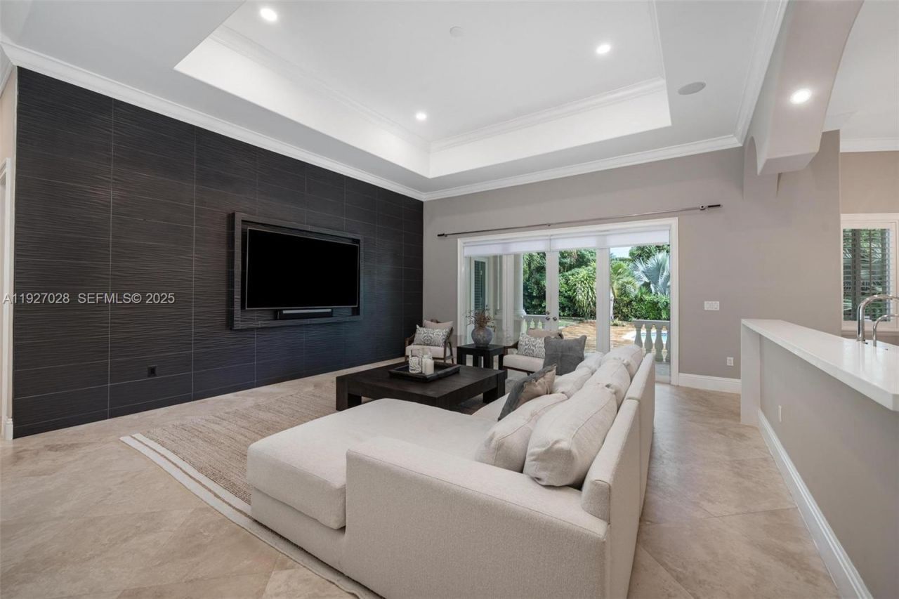 6890 SW 94th St, Pinecrest, FL 33156 Photo