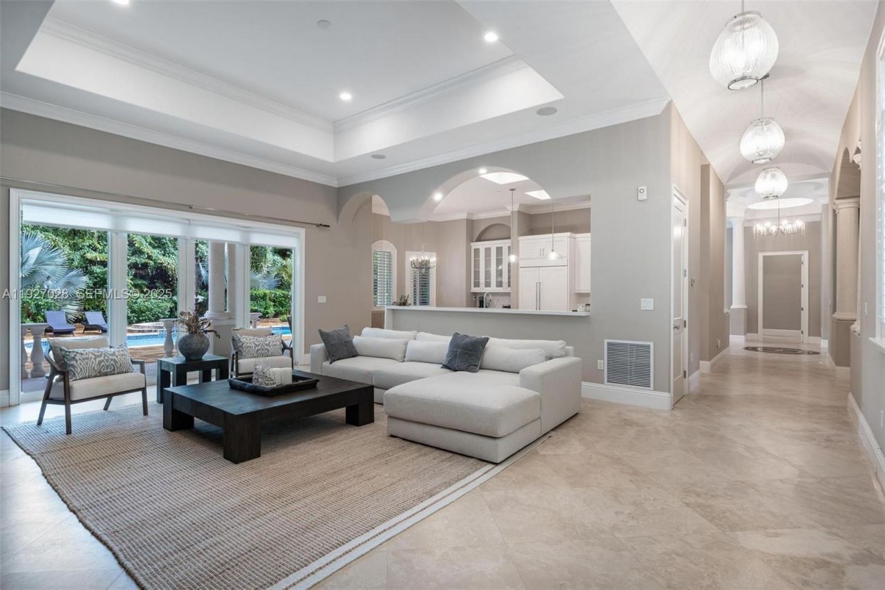 6890 SW 94th St, Pinecrest, FL 33156 Photo