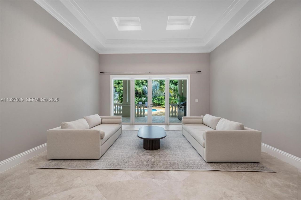 6890 SW 94th St, Pinecrest, FL 33156 Photo