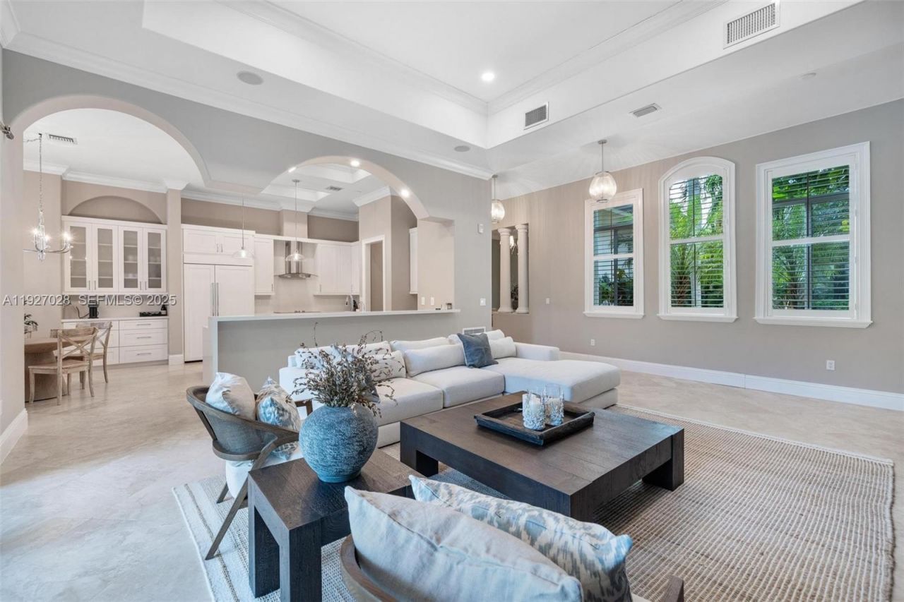 6890 SW 94th St, Pinecrest, FL 33156 Photo