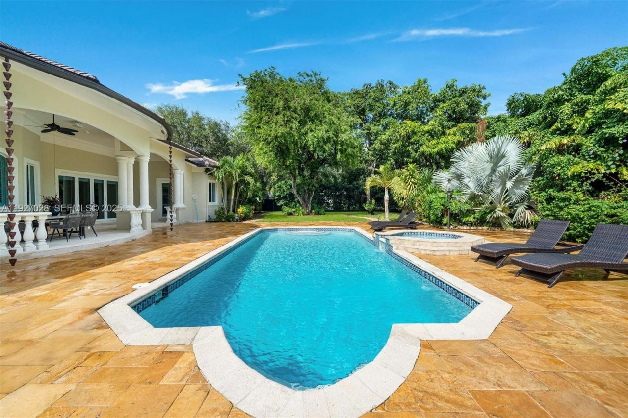 6890 SW 94th St, Pinecrest, FL 33156 Photo