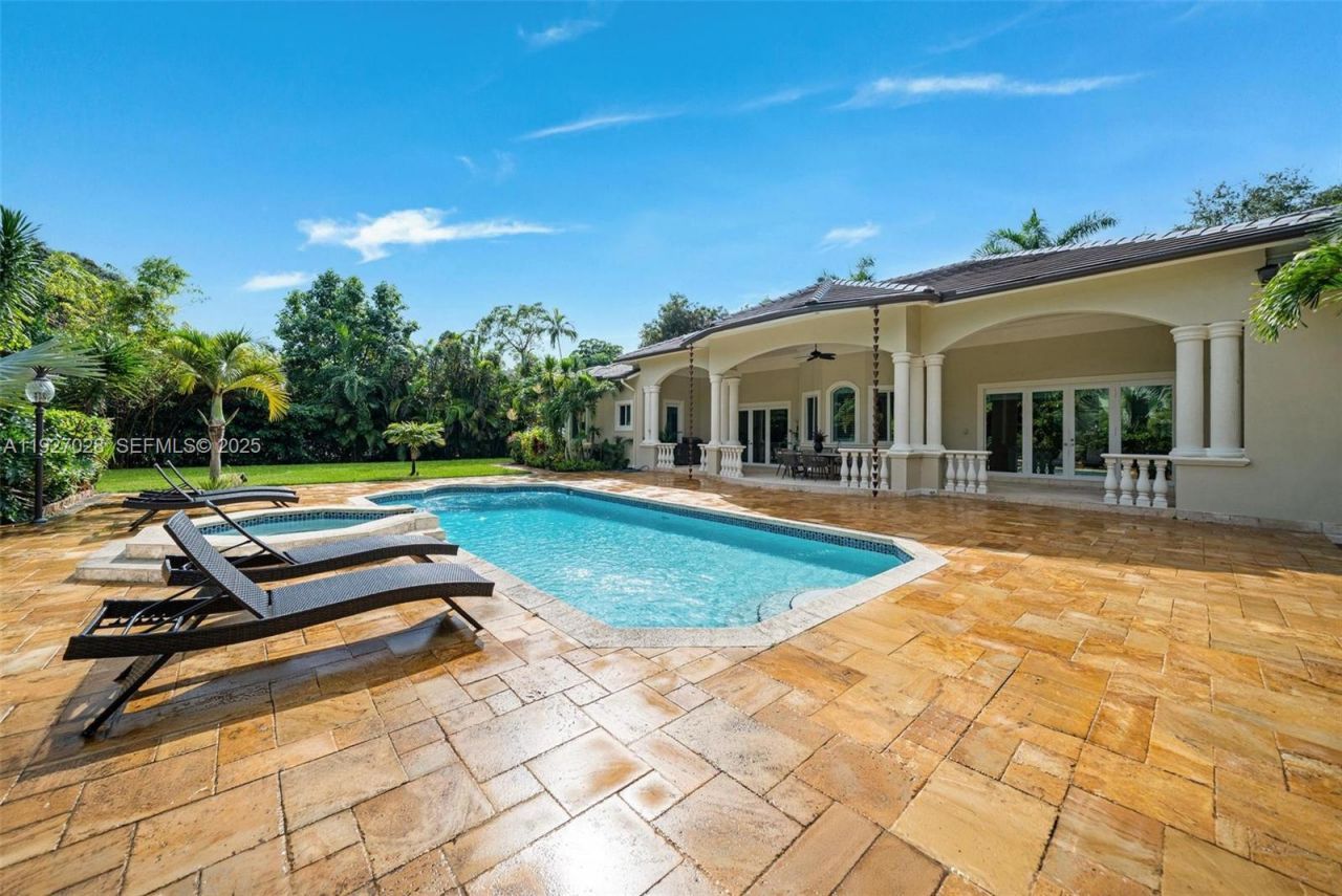 6890 SW 94th St, Pinecrest, FL 33156 Photo