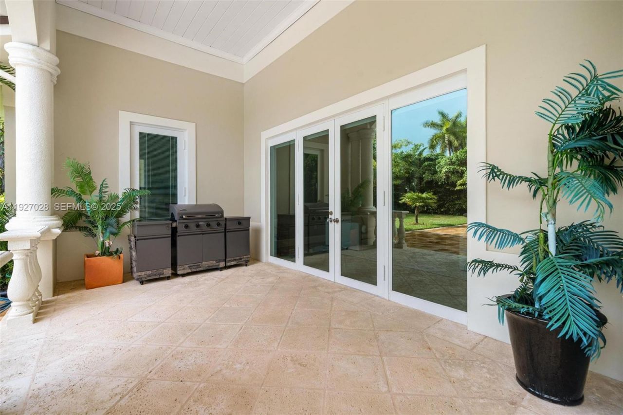 6890 SW 94th St, Pinecrest, FL 33156 Photo