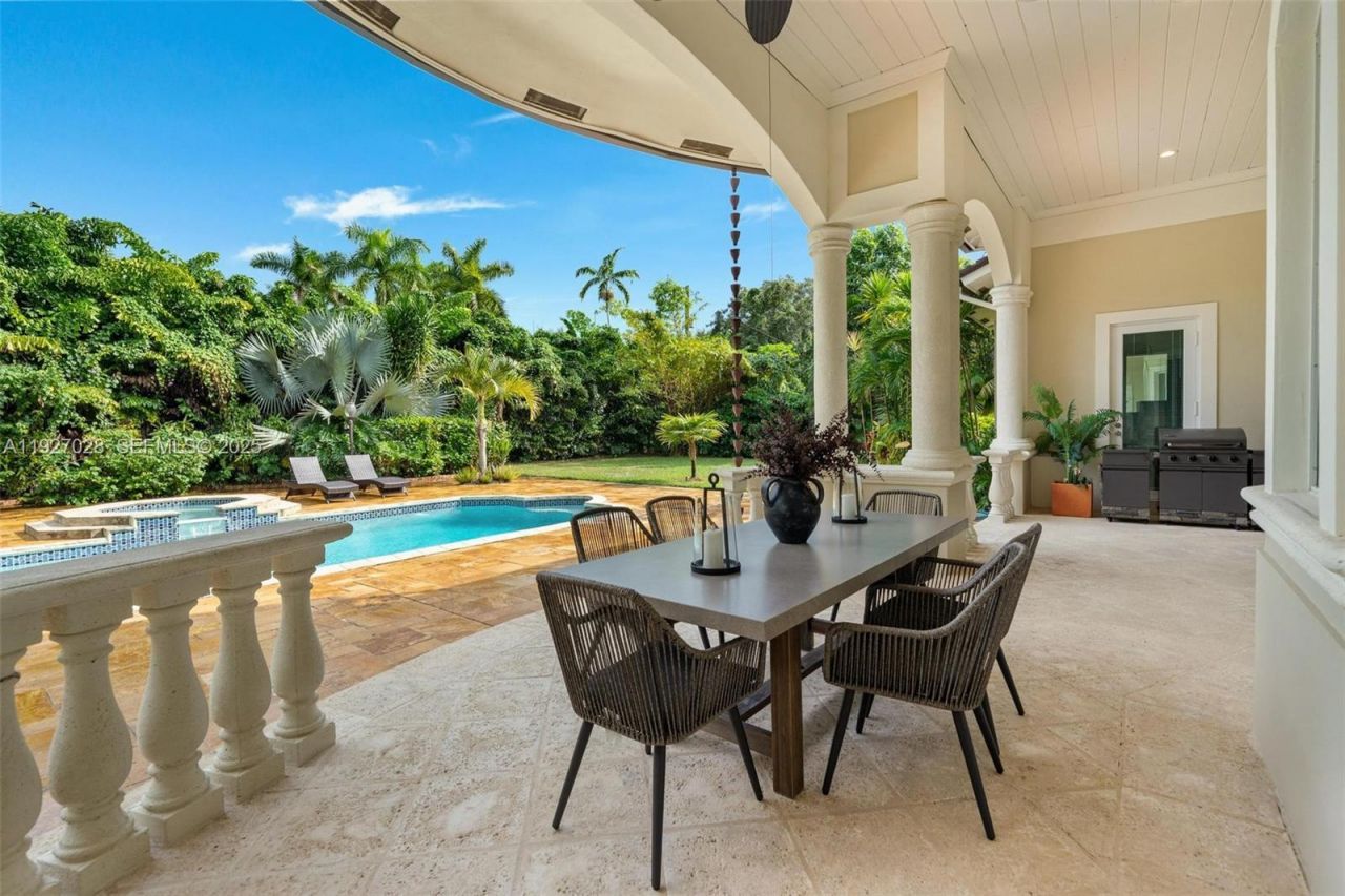 6890 SW 94th St, Pinecrest, FL 33156 Photo