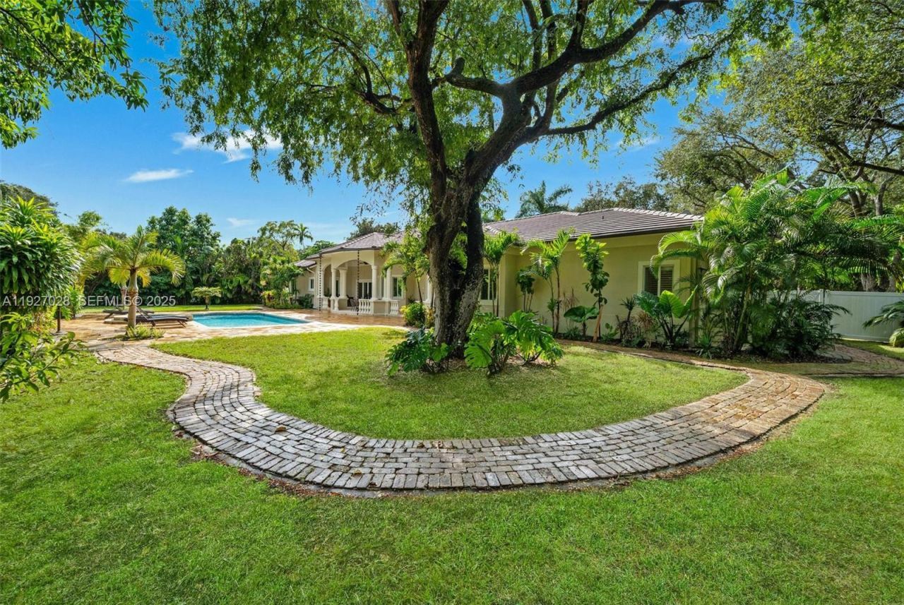 6890 SW 94th St, Pinecrest, FL 33156 Photo