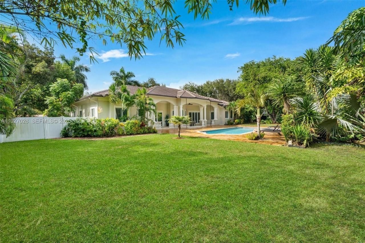 6890 SW 94th St, Pinecrest, FL 33156 Photo