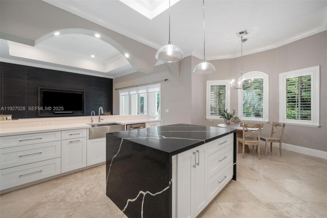 6890 SW 94th St, Pinecrest, FL 33156 Photo