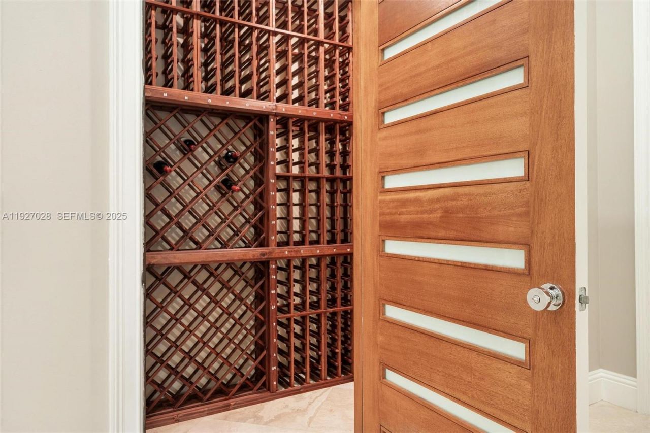 6890 SW 94th St, Pinecrest, FL 33156 Photo