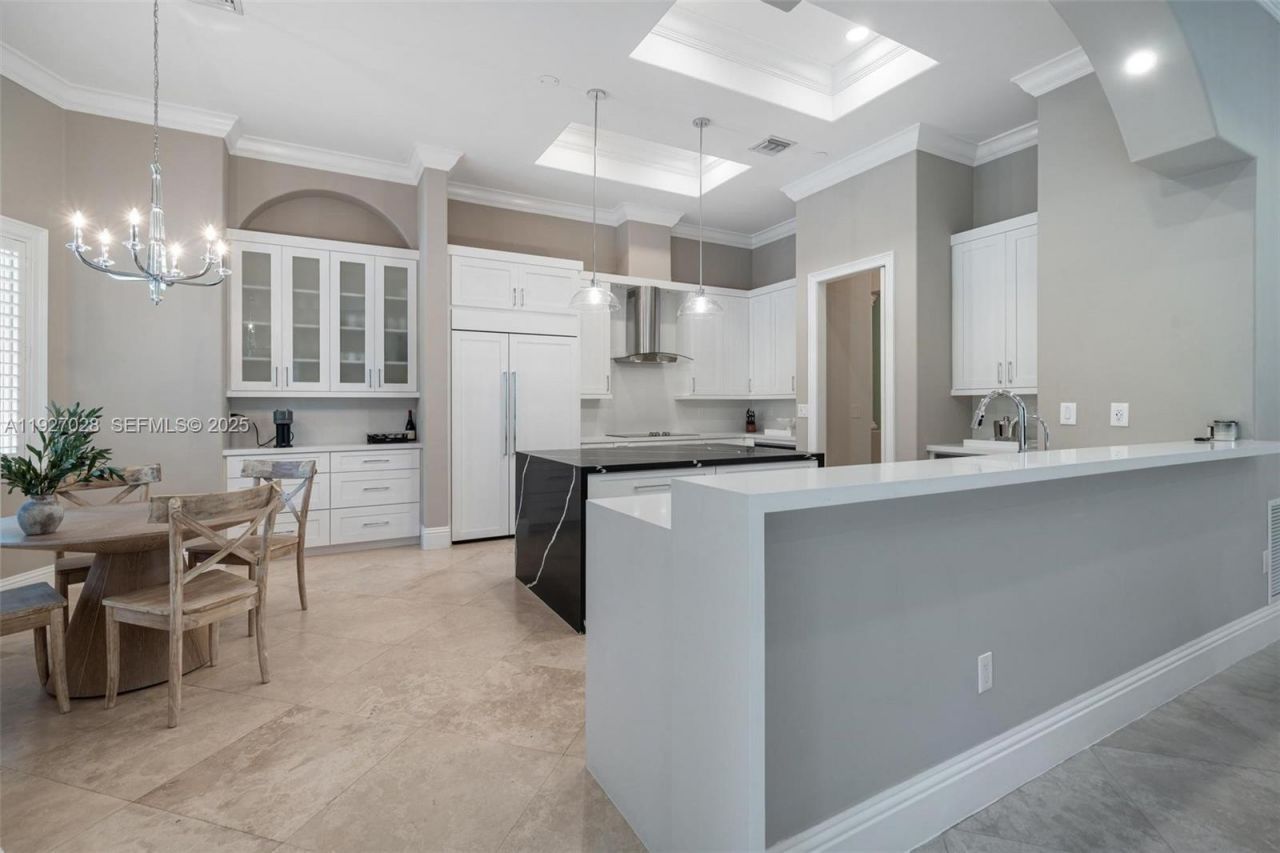 6890 SW 94th St, Pinecrest, FL 33156 Photo