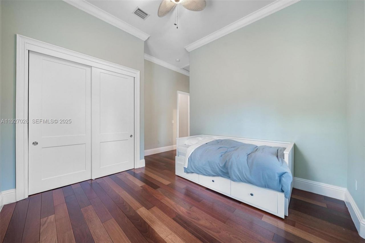 6890 SW 94th St, Pinecrest, FL 33156 Photo