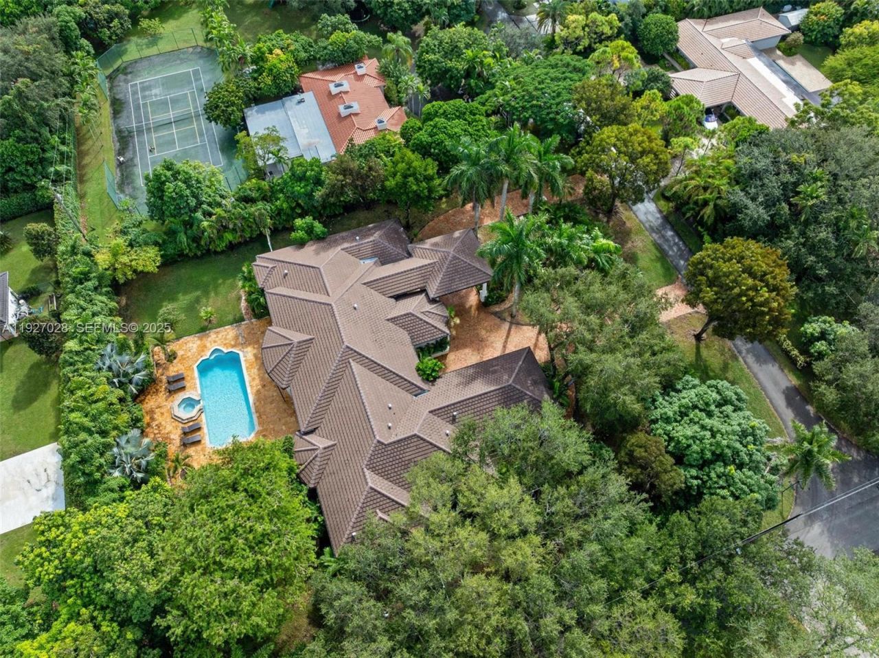 6890 SW 94th St, Pinecrest, FL 33156 Photo