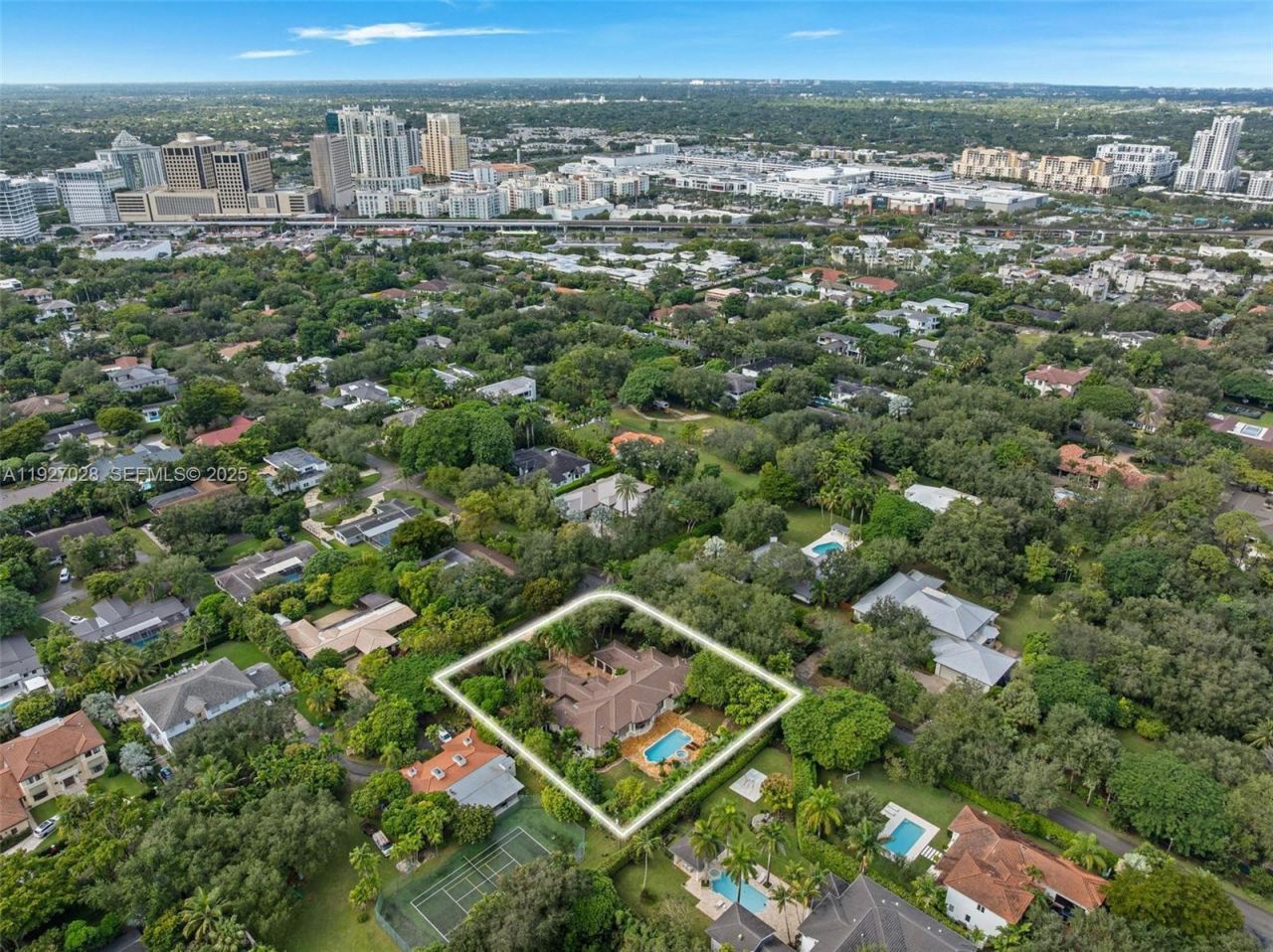 6890 SW 94th St, Pinecrest, FL 33156 Photo