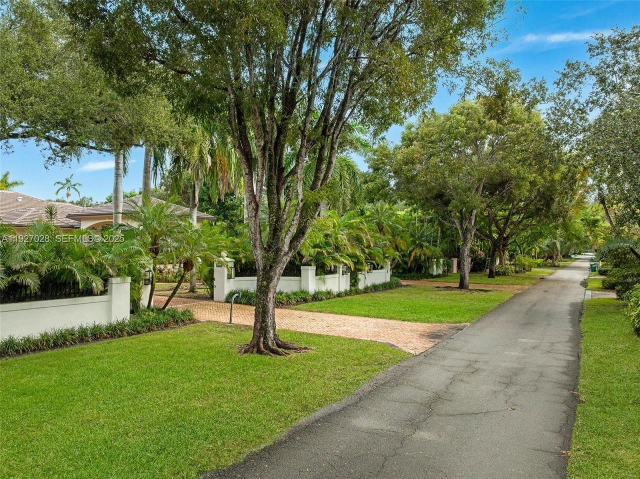 6890 SW 94th St, Pinecrest, FL 33156 Photo