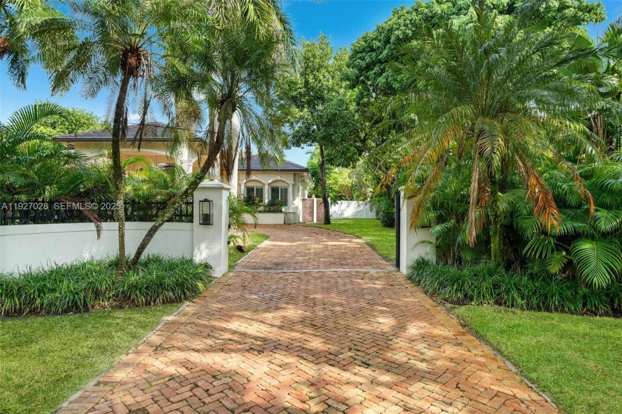 6890 SW 94th St, Pinecrest, FL 33156 Photo