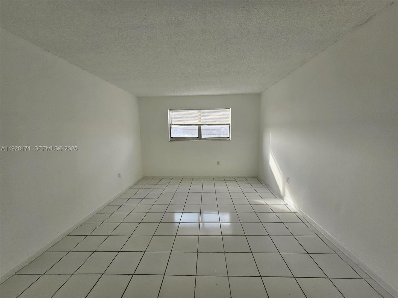 3610 NW 21st St, Unit 206, Lauderdale Lakes, FL 33311 Photo