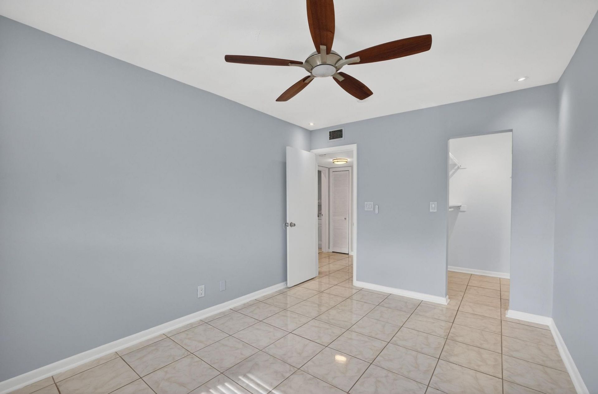 4051 NE 13th Avenue, Unit 77, Oakland Park, FL 33334 Photo