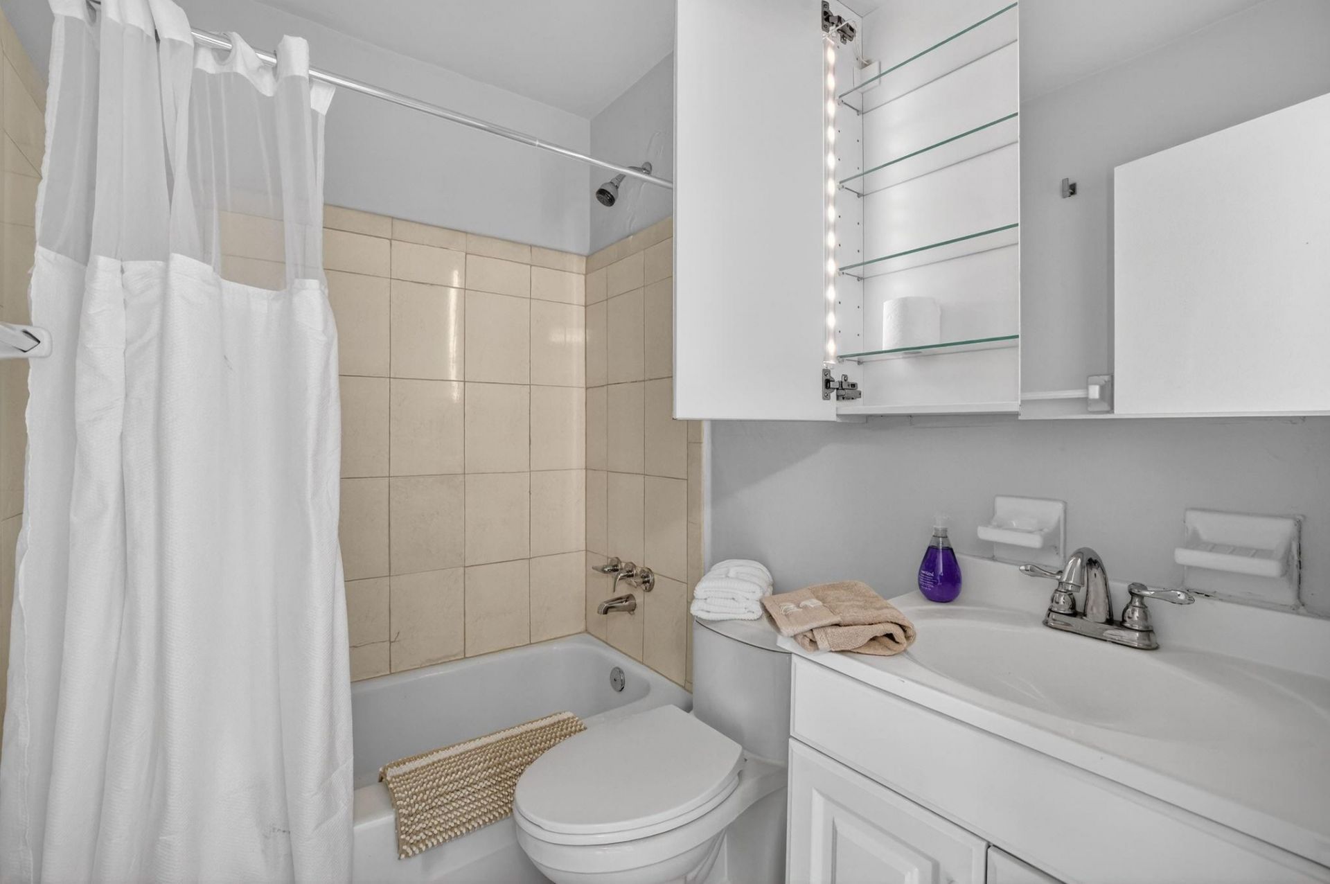 4051 NE 13th Avenue, Unit 77, Oakland Park, FL 33334 Photo