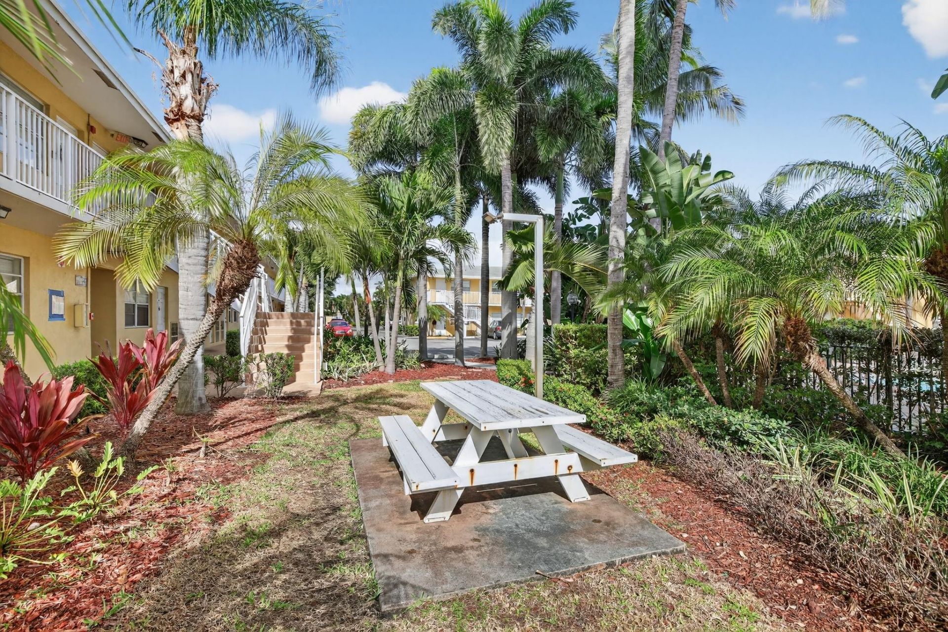 4051 NE 13th Avenue, Unit 77, Oakland Park, FL 33334 Photo