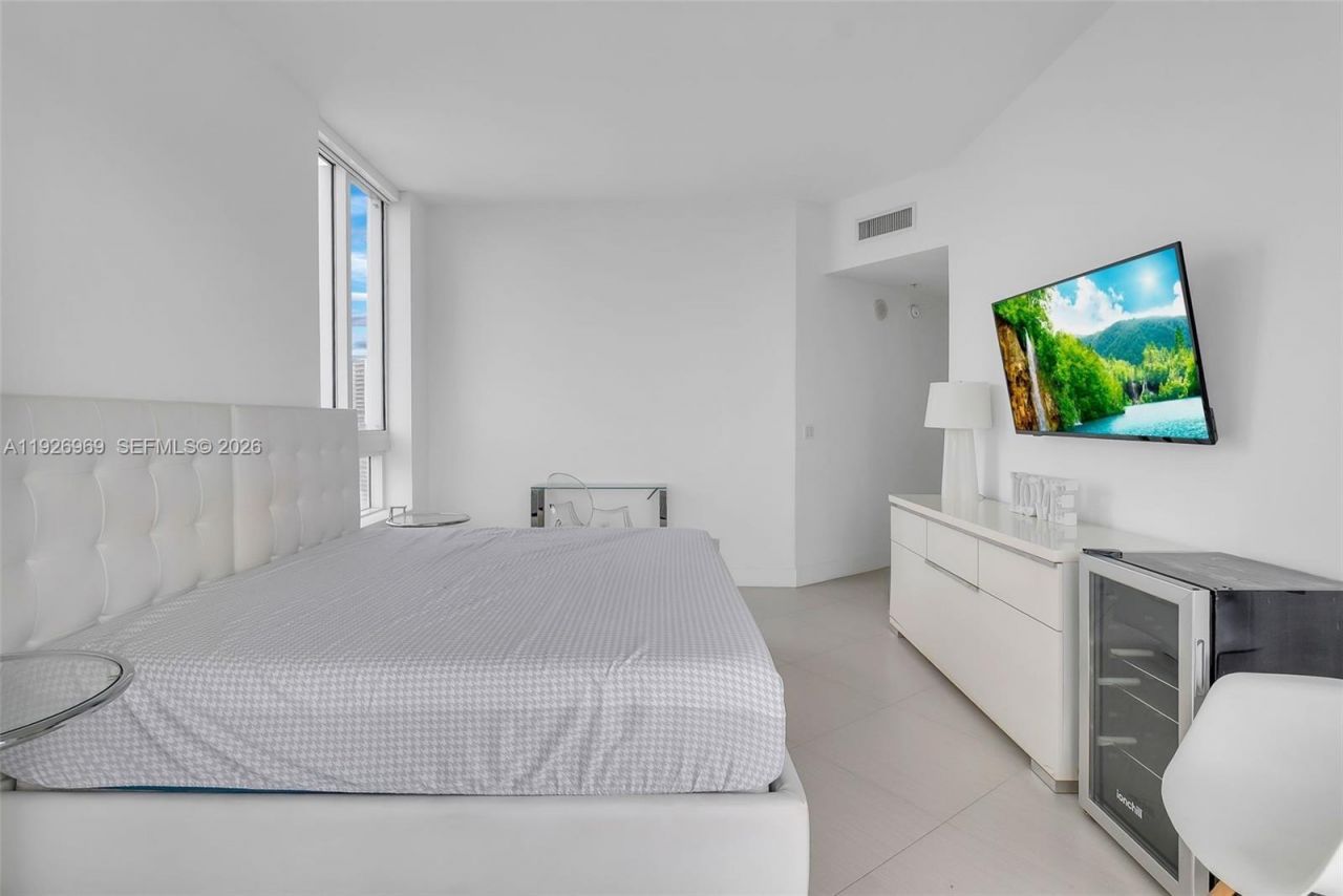 1900 N Bayshore Dr, Unit PH 5006, Miami, FL 33132 Photo