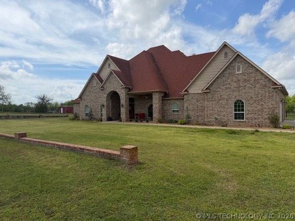 27318 E 758 Road, Wagoner, OK 74467