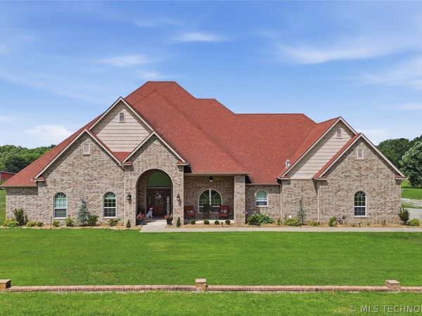 27318 E 758 Road, Wagoner, OK 74467