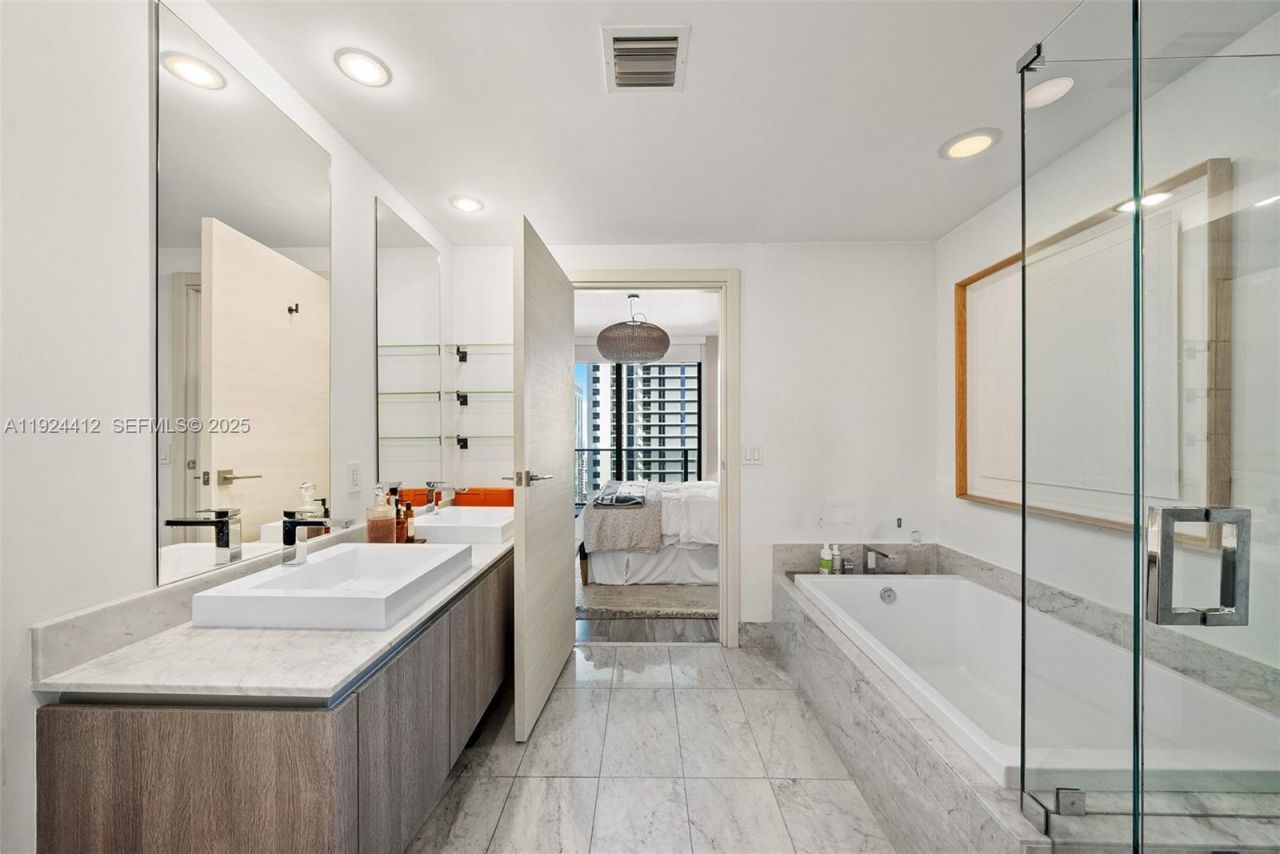 801 S Miami Ave, Unit 2110, Miami, FL 33130 Photo