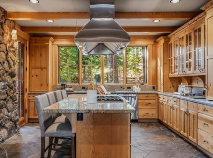 8745 Lahontan Drive, Truckee, CA 96161 Photo