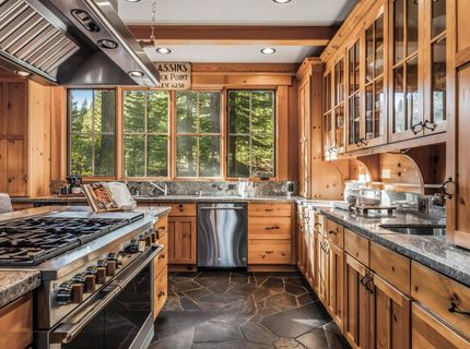 8745 Lahontan Drive, Truckee, CA 96161 Photo