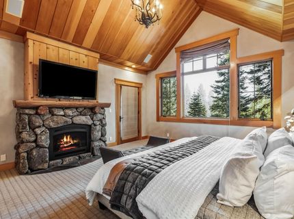 8745 Lahontan Drive, Truckee, CA 96161 Photo