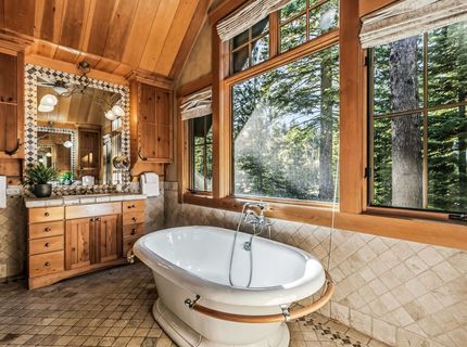 8745 Lahontan Drive, Truckee, CA 96161 Photo