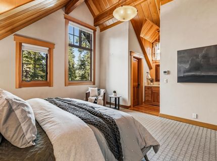 8745 Lahontan Drive, Truckee, CA 96161 Photo