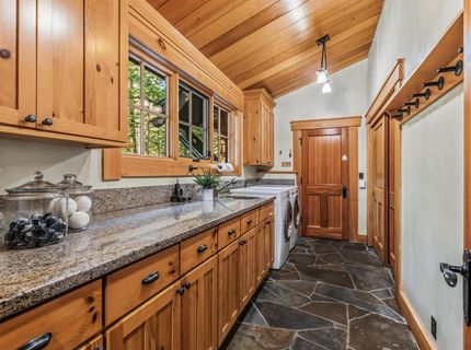 8745 Lahontan Drive, Truckee, CA 96161 Photo