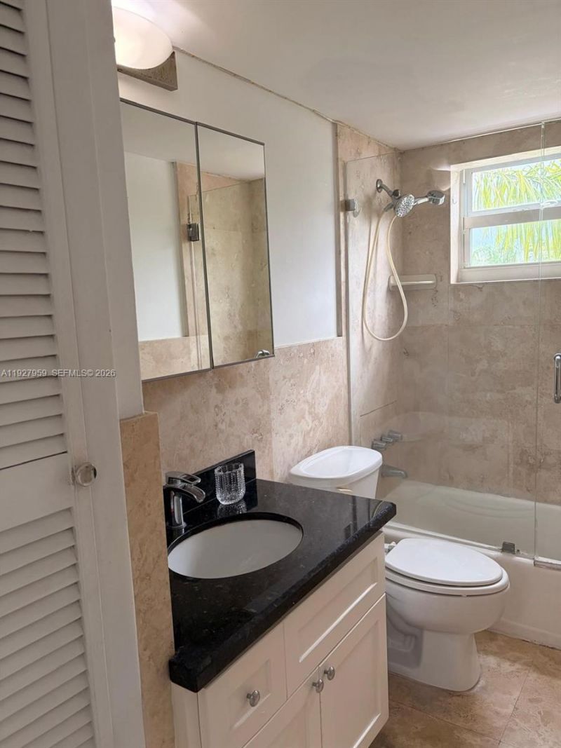 335 Collins Ave, Unit 302, Miami Beach, FL 33139 Photo