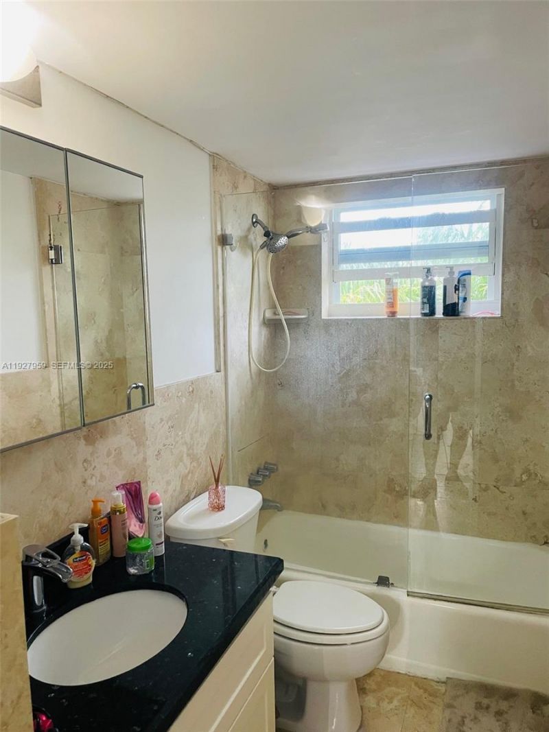 335 Collins Ave, Unit 302, Miami Beach, FL 33139 Photo