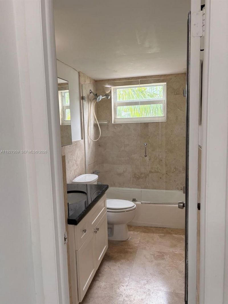 335 Collins Ave, Unit 302, Miami Beach, FL 33139 Photo