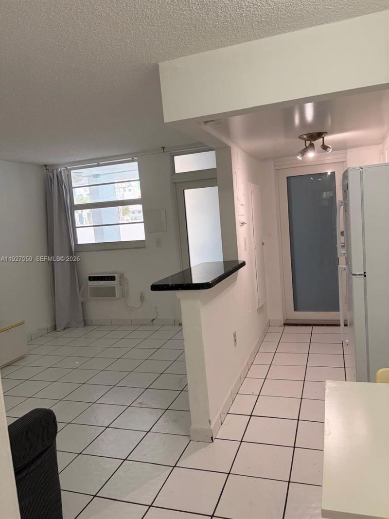 335 Collins Ave, Unit 302, Miami Beach, FL 33139 Photo